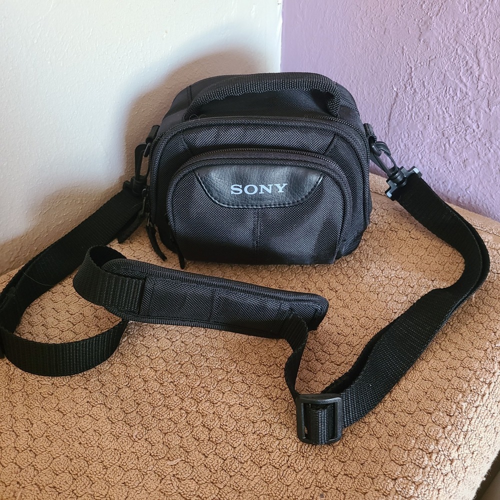 Sony HandyCam LCS-VA15 Soft Case Camera Bag for CyberShot Ballistic Nylon Padded